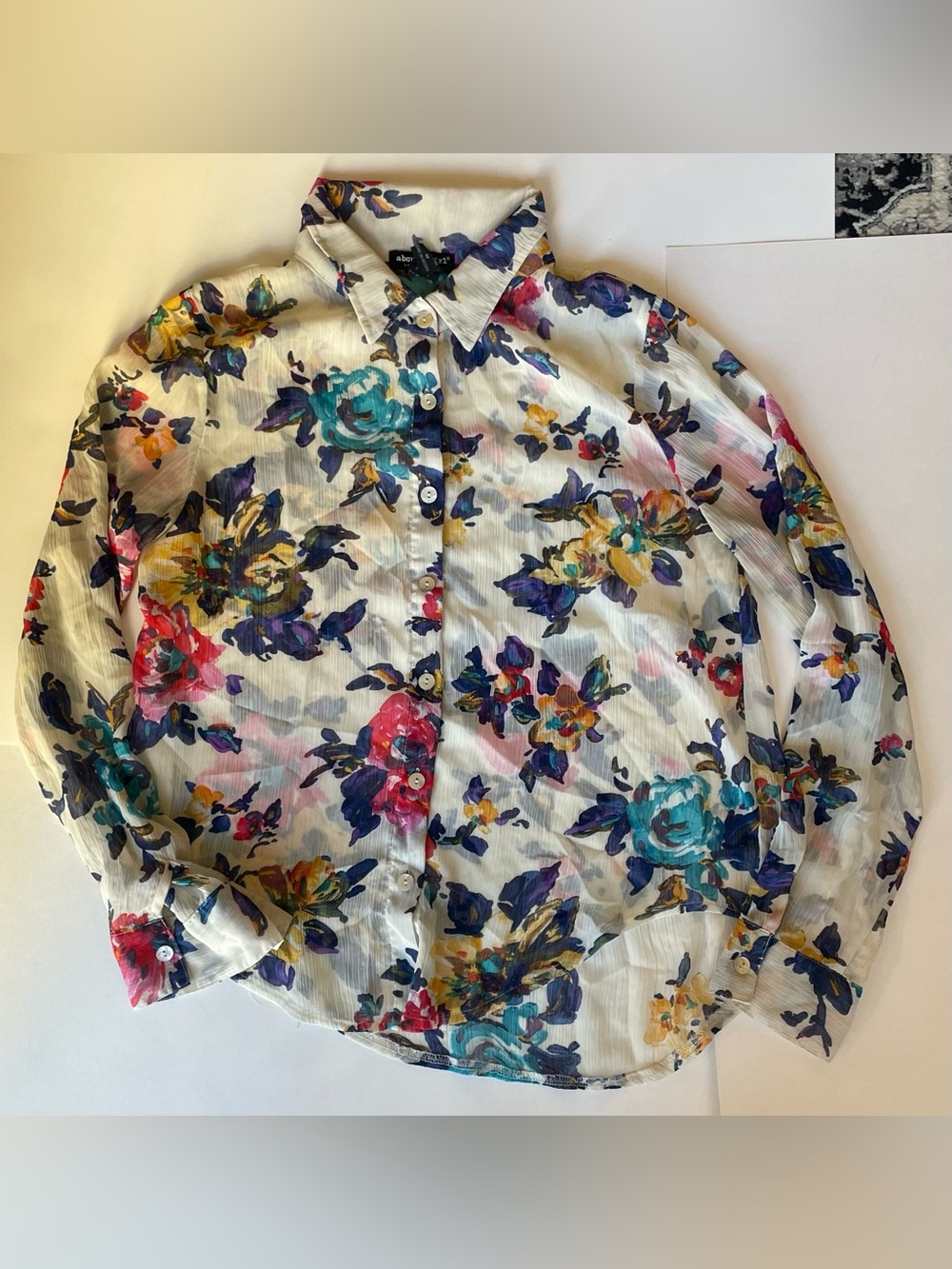 About A Girl White Floral Collared Button-Down Blouse